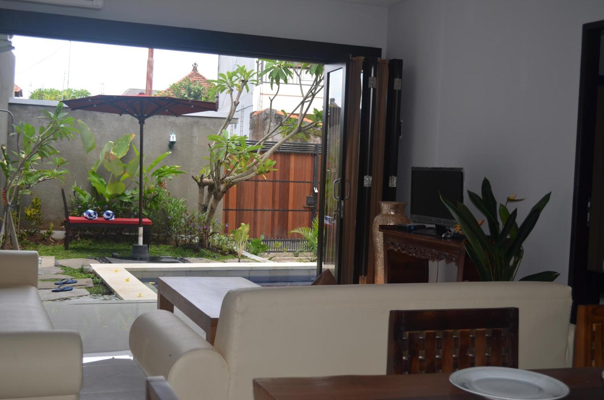 Nyoman Villa Sanur Bilik gambar